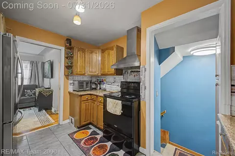 Entry Way - 1817 Drexel St, Dearborn, MI 48128 photo 2 of 3
