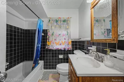 Bath - 1817 Drexel St, Dearborn, MI 48128 photo 1 of 5