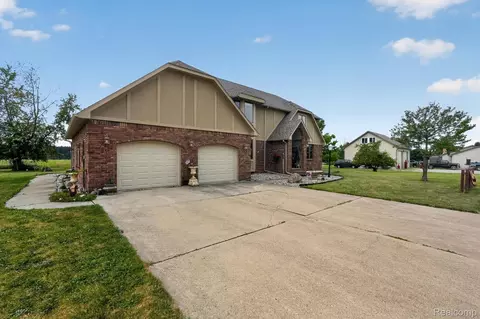 Exterior - 10454 E Bristol Rd, Davison, MI 48423 photo 2 of 12