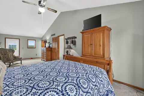 Bedroom - 10454 E Bristol Rd, Davison, MI 48423 photo 3 of 7