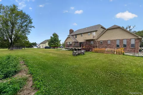 Exterior - 10454 E Bristol Rd, Davison, MI 48423 photo 11 of 12