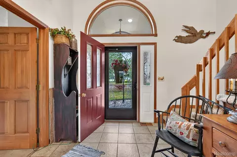 Entry Way - 10454 E Bristol Rd, Davison, MI 48423 photo 1 of 3