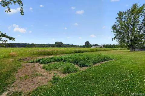 Exterior - 10454 E Bristol Rd, Davison, MI 48423 photo 12 of 12