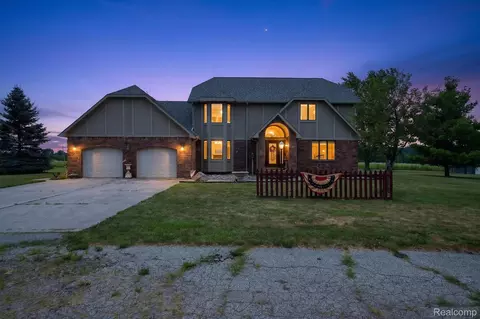 Exterior - 10454 E Bristol Rd, Davison, MI 48423 photo 4 of 12