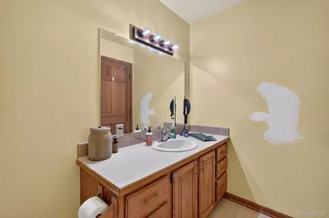 Bath - 10454 E Bristol Rd, Davison, MI 48423 photo 5 of 5