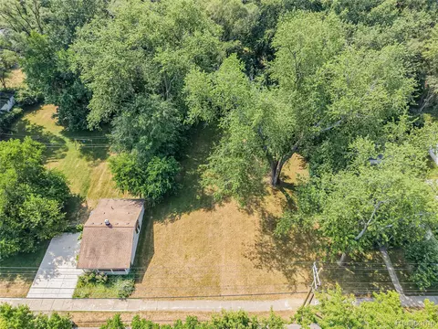 26747 Vassar Ave, Redford, MI 48240