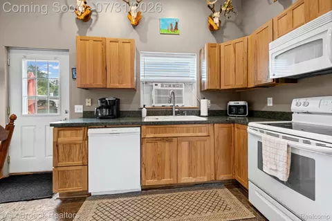 Kitchen - 11141 Hannewald Rd, Waterloo, MI 49259 photo 1 of 1