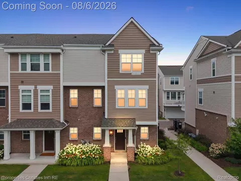 2500 Normandy Rd W #38, Royal Oak, MI 48073