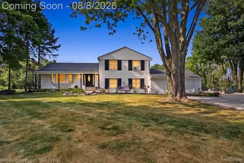 54260 9 Mile Rd, Lyon, MI 48167