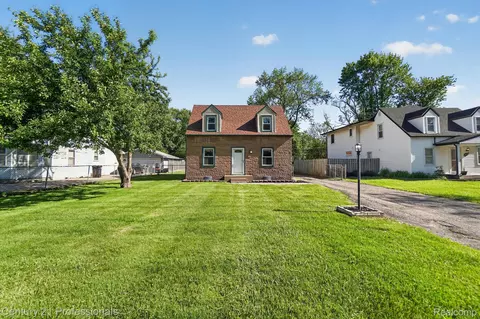 28524 7 Mile Rd, Livonia, MI 48152