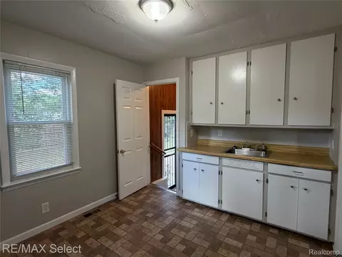 Entry Way - 3155 Leith St, Flint, MI 48506 photo 1 of 1