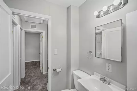 Entry Way - 3155 Leith St, Flint, MI 48506 photo 4 of 4