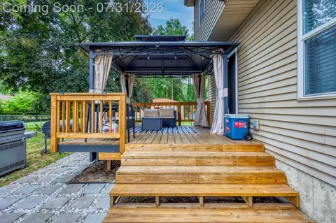 625 N Harvey St, Westland, MI 48185