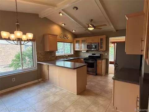 Kitchen - 3444 Eagle Dr, Troy, MI 48083 photo 1 of 5