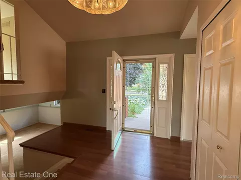 Entry Way - 3444 Eagle Dr, Troy, MI 48083 photo 1 of 3