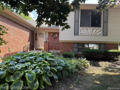 Exterior - 3444 Eagle Dr, Troy, MI 48083 photo 1 of 1