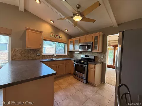 Kitchen - 3444 Eagle Dr, Troy, MI 48083 photo 2 of 5