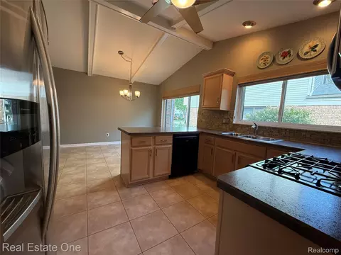 Kitchen - 3444 Eagle Dr, Troy, MI 48083 photo 3 of 5