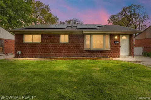 32544 Hazelwood St, Westland, MI 48186