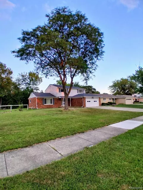 23884 Rutland Ave, Southfield, MI 48075