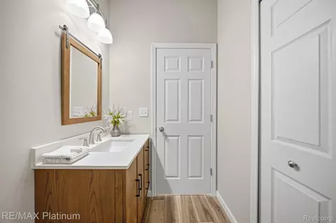 Bath - 4075 Highcrest Dr, Genoa, MI 48116 photo 2 of 9