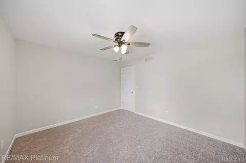 Bedroom - 4075 Highcrest Dr, Genoa, MI 48116 photo 5 of 7