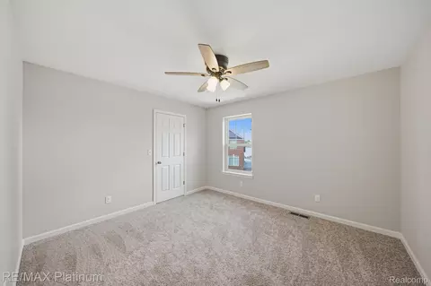 Bedroom - 4075 Highcrest Dr, Genoa, MI 48116 photo 4 of 7