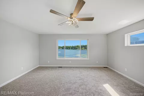 Bedroom - 4075 Highcrest Dr, Genoa, MI 48116 photo 2 of 7