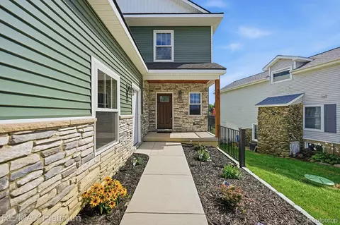 Exterior - 4075 Highcrest Dr, Genoa, MI 48116 photo 3 of 5