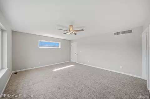 Bedroom - 4075 Highcrest Dr, Genoa, MI 48116 photo 3 of 7