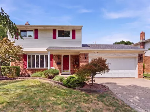 38134 Ross St, Livonia, MI 48154