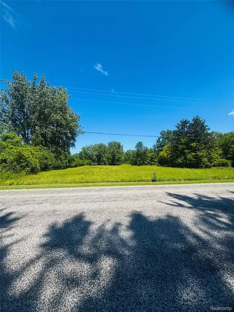 2000 Mapleridge Rd, Carrollton, MI 48604