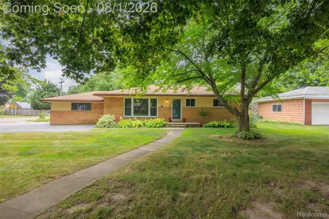 3437 Fort Dr, Waterford, MI 48328