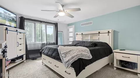 Bedroom - 20272 Wellesley St, Riverview, MI 48193 photo 3 of 7