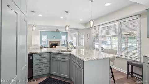 Kitchen - 20272 Wellesley St, Riverview, MI 48193 photo 1 of 4