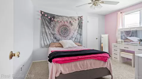Bedroom - 20272 Wellesley St, Riverview, MI 48193 photo 7 of 7