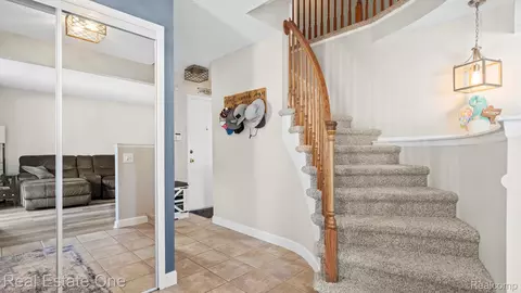 Entry Way - 20272 Wellesley St, Riverview, MI 48193 photo 4 of 6