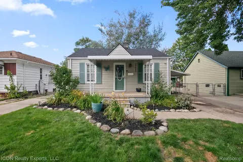 27855 Kaufman St, Roseville, MI 48066