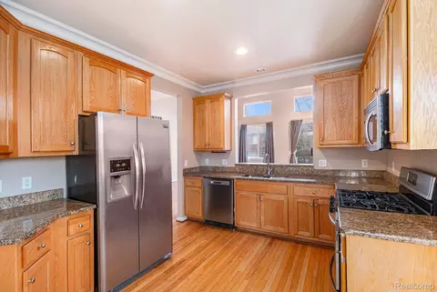 Kitchen - 1028 Maya Ct, Troy, MI 48085 photo 2 of 3