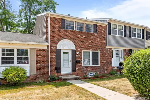 42641 Savoy Ct #71, Northville, MI 48167