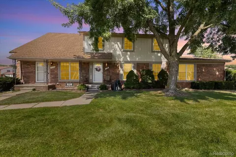 35352 Tall Oaks Dr, Sterling Heights, MI 48312