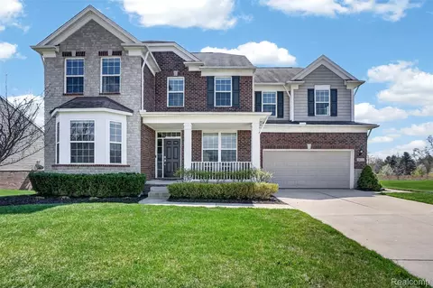 59371 Peters Barn Dr, Lyon, MI 48178