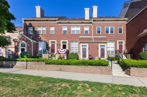 2840 Van Alstyne St #13, Wyandotte, MI 48192
