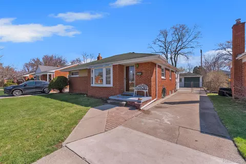 6606 Arcola St, Garden City, MI 48135