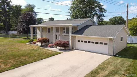 270 Marilyn Blvd, Imlay City, MI 48444