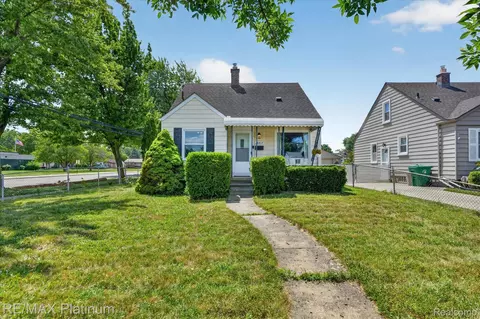 28417 Barton St, Garden City, MI 48135