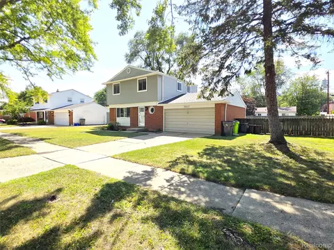 36817 Barr St, Clinton Township, MI 48035