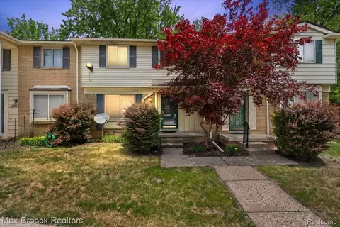 23656 Lahser Rd, Southfield, MI 48033