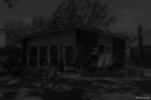 21613 Parkway, Saint Clair Shores, MI 48082