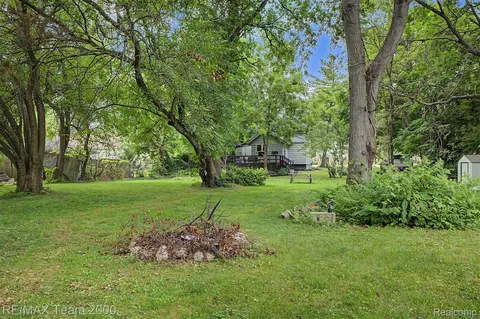 Exterior - 511 Ash St, Carleton, MI 48117 photo 9 of 13